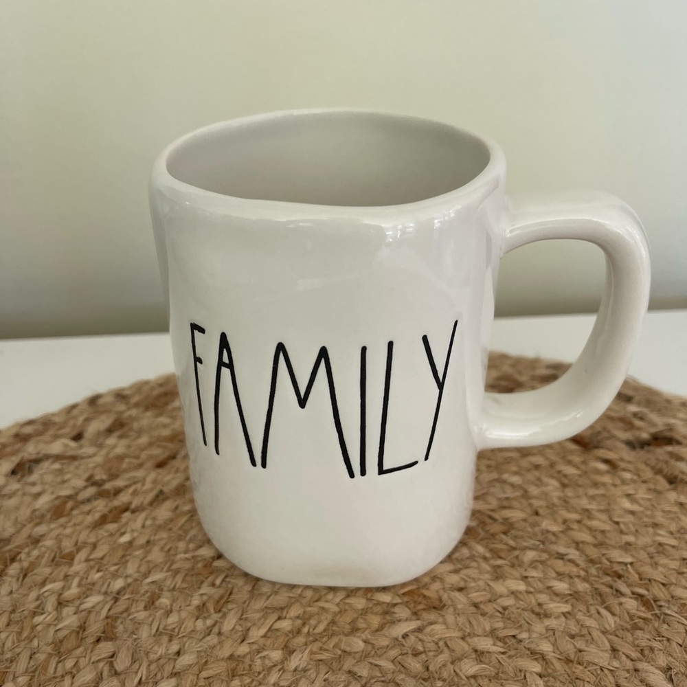 Rae Dunn (Magenta) FAMILY mug